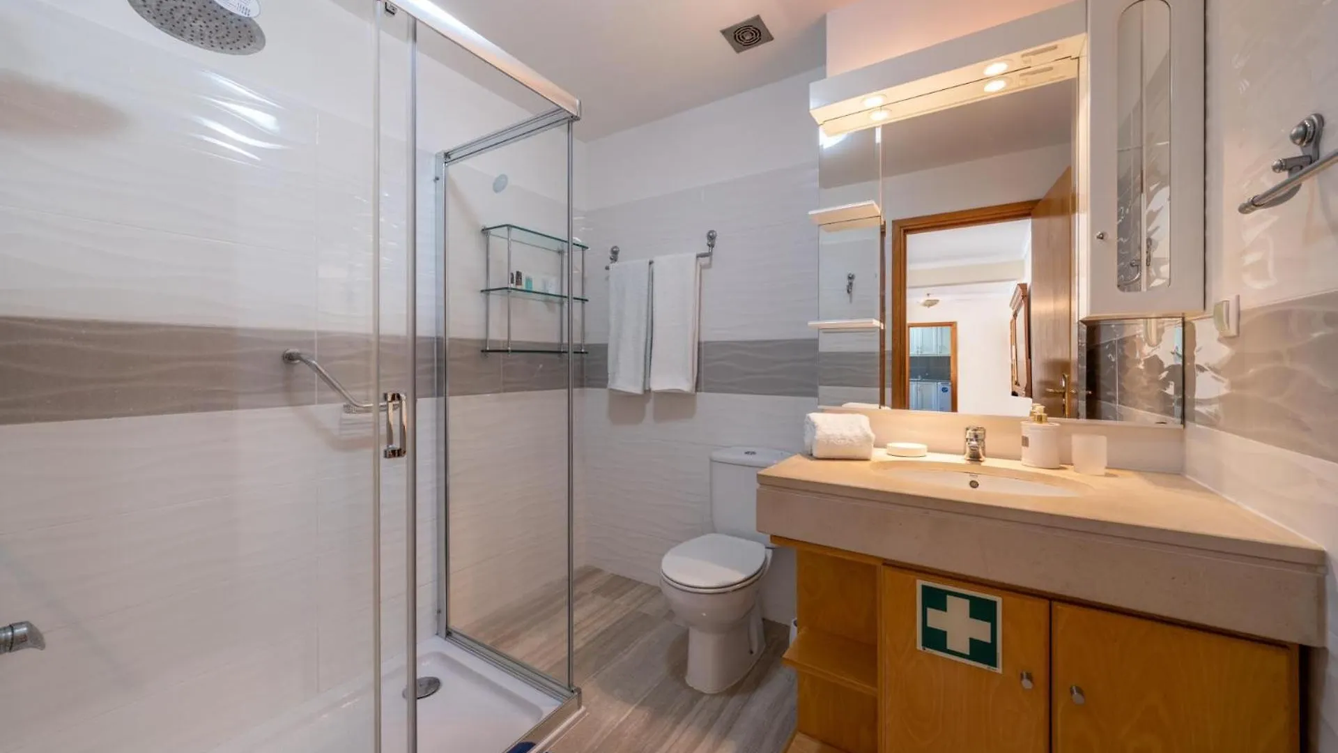 Harmonia Apartment By Atlantic Holiday Machico  0*, Machico (Madeira)